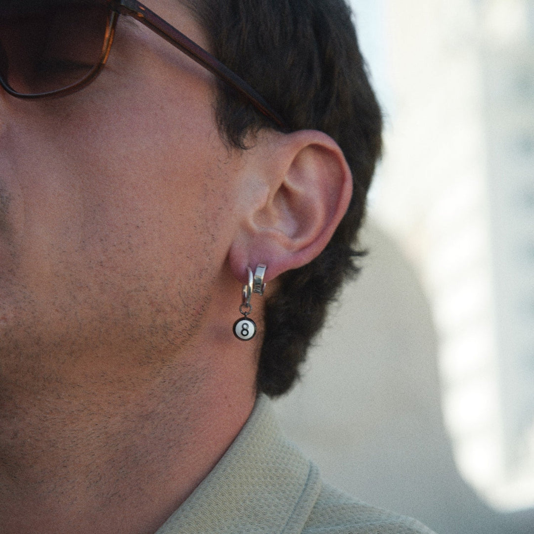 PIERCING OORBEL RING 8-BALL